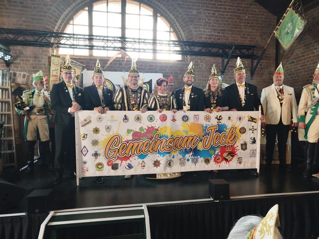 Das Krefelder Prinzenpaar "Gemeinsam Jeck" auf der Jubiläumssitzung der Gesellschaft 1938 Krefeld-Oppum e.V. am 18.01.2026