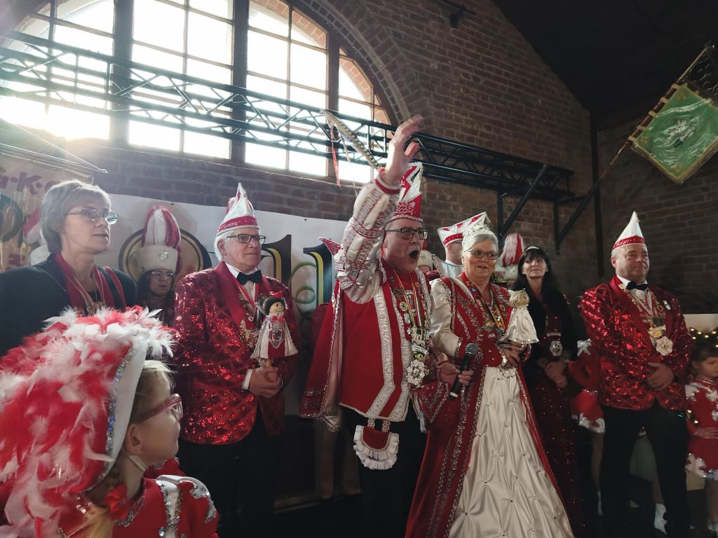 Das Oppumer Prinzenpaar auf der Jubiläumssitzung der Gesellschaft 1938 Krefeld-Oppum e.V. am 18.01.2026