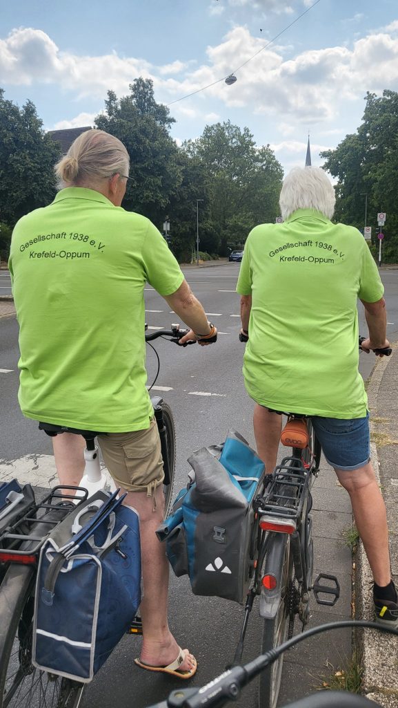 Die radelnden 38er auf der Suche nach einer Einkehr